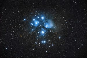 Stjärnor i universum mörk bakgrund